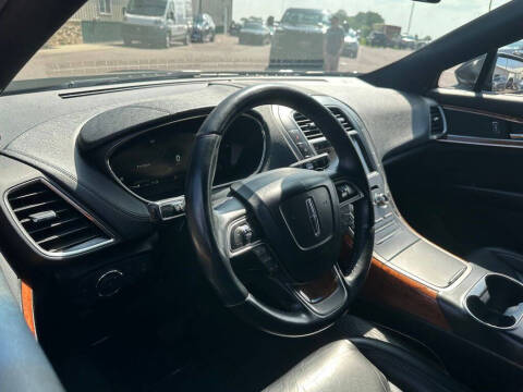 2019 Lincoln Nautilus Select