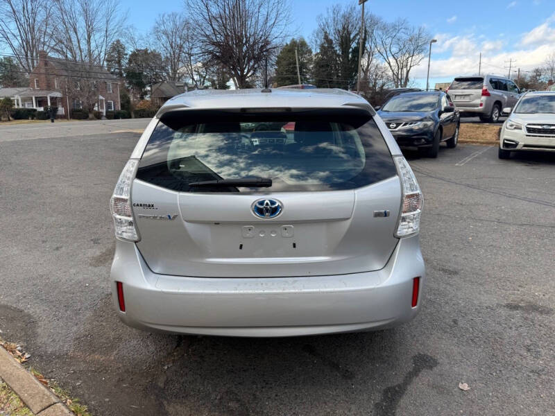 2012 Toyota Prius v Three