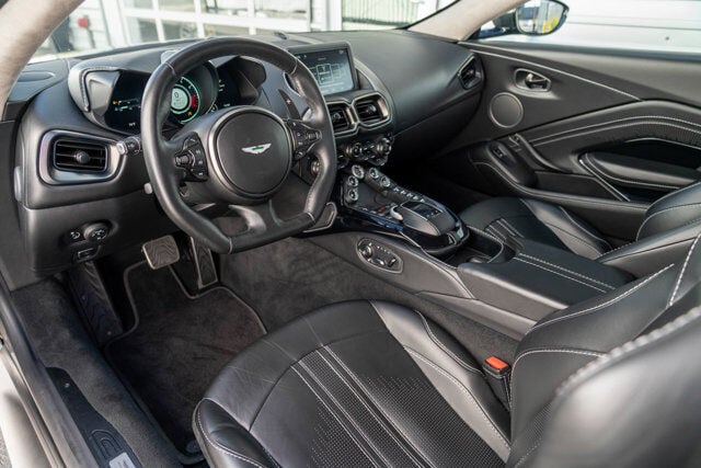 2019 Aston Martin Vantage 3