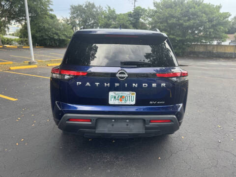 2022 Nissan Pathfinder SV