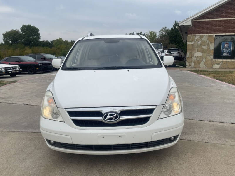 2007 Hyundai Entourage GLS photo 2