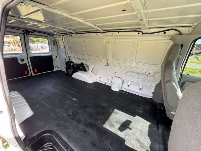 2011 Ford E-Series E-350 SD