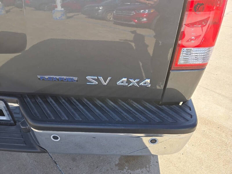 2011 Nissan Titan SV