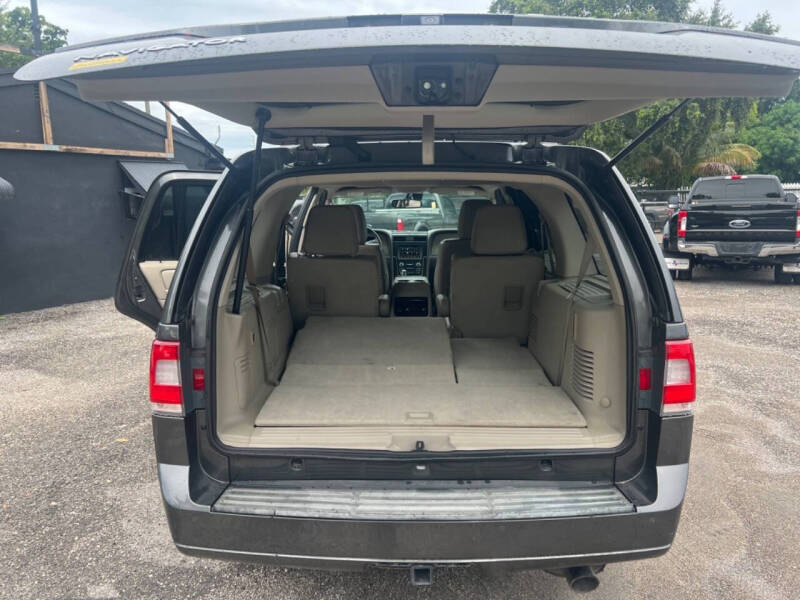 2017 Lincoln Navigator Select