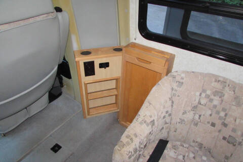 2001 Winnebago Rialta