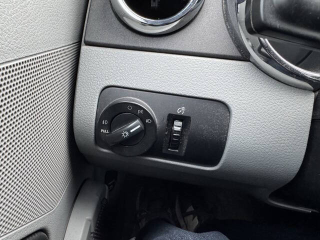 2008 Ford Mustang V6 Deluxe