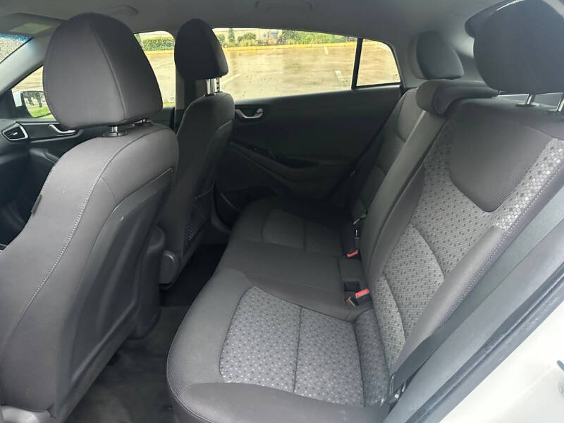 2017 Hyundai Ioniq Hybrid Blue