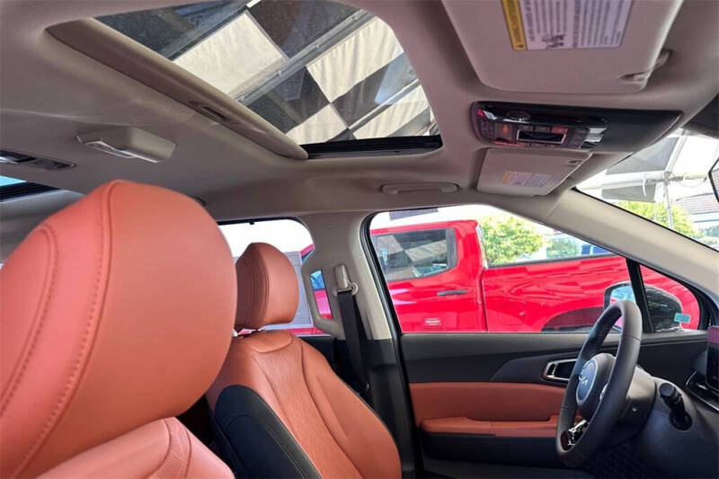 2026 Kia Carnival SX