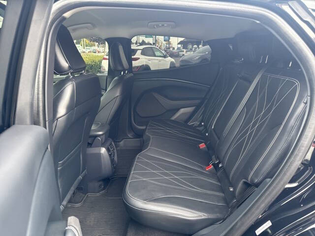 2022 Ford Mustang Mach-E Select