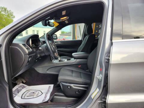 2019 Jeep Grand Cherokee Laredo E