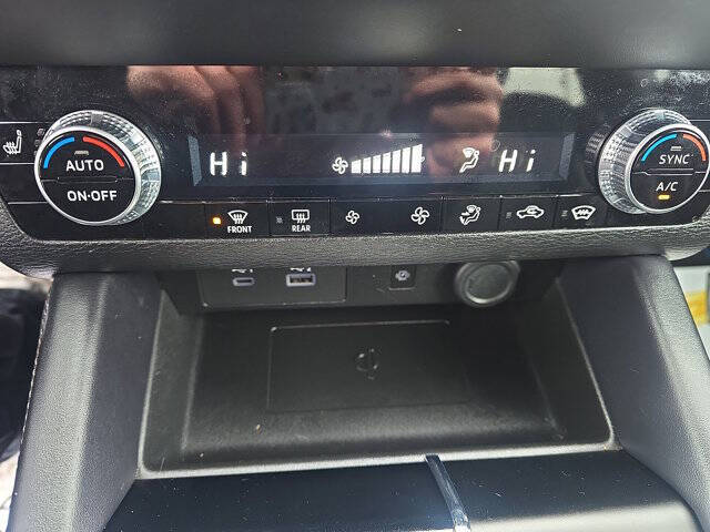 2024 Mitsubishi Outlander PHEV SE