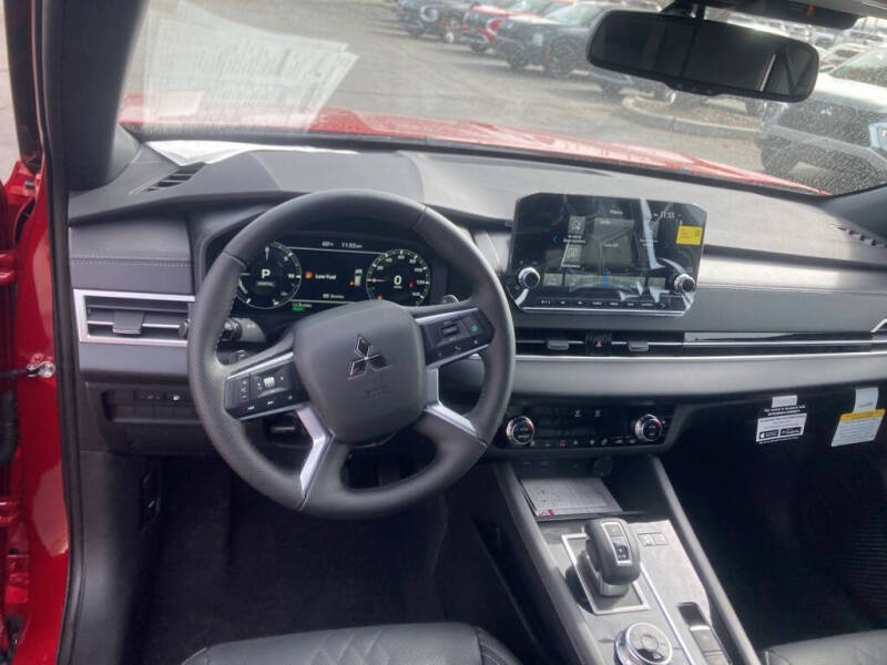 2025 Mitsubishi Outlander PHEV SEL