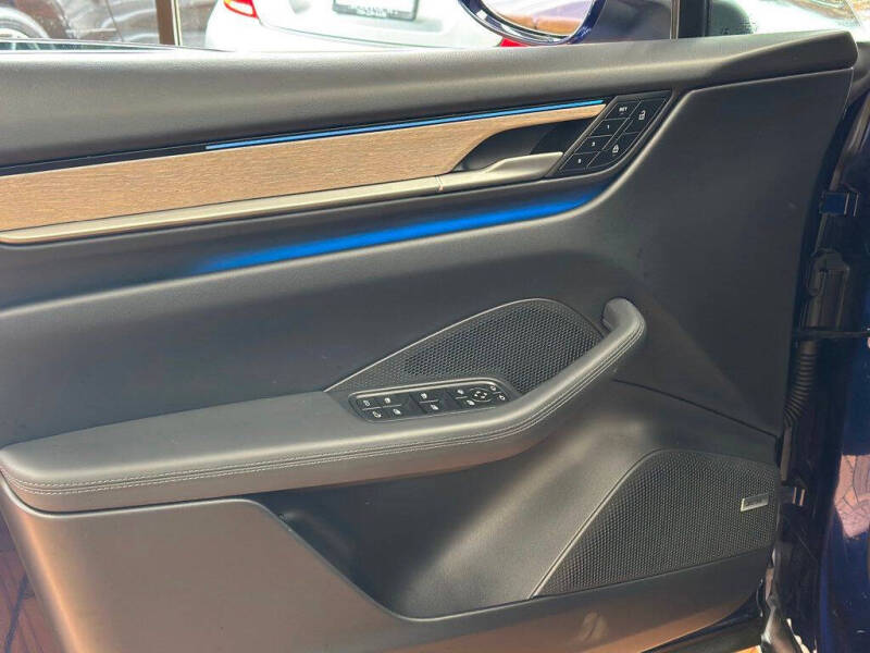 2024 Porsche Macan 4 Electric