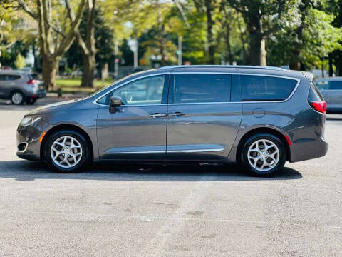 2018 Chrysler Pacifica Touring L Plus