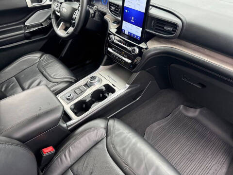 2023 Ford Explorer Platinum