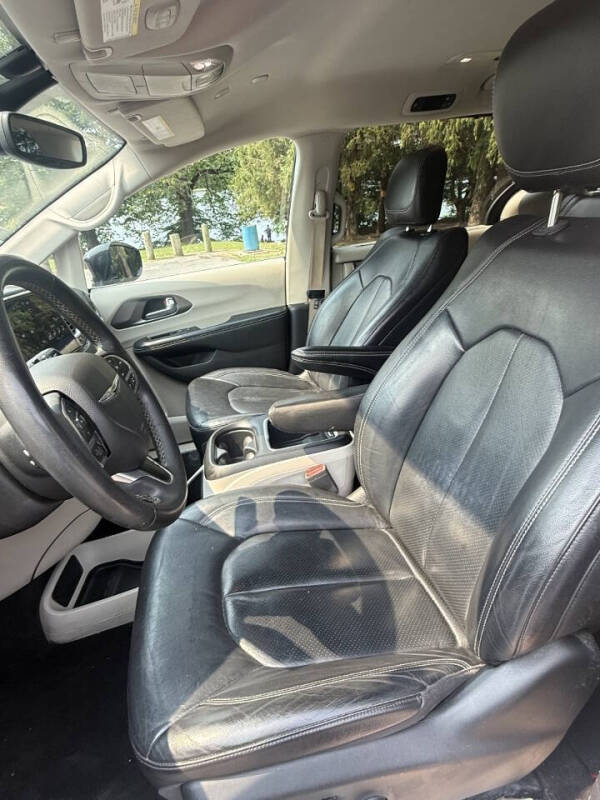 2022 Chrysler Pacifica Touring L