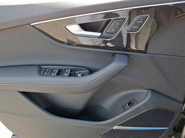 2025 Audi Q7 quattro Premium Plus 55 TFSI