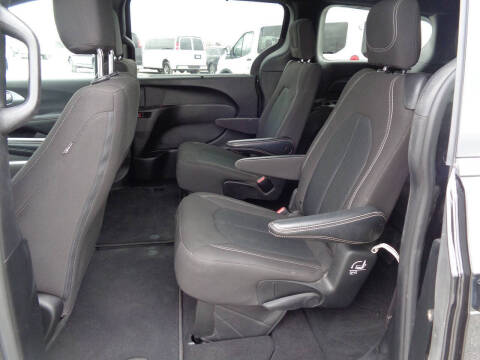 2022 Chrysler Pacifica Touring