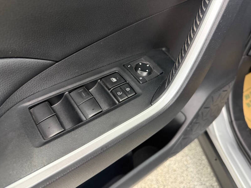 2020 Toyota RAV4 Hybrid XLE