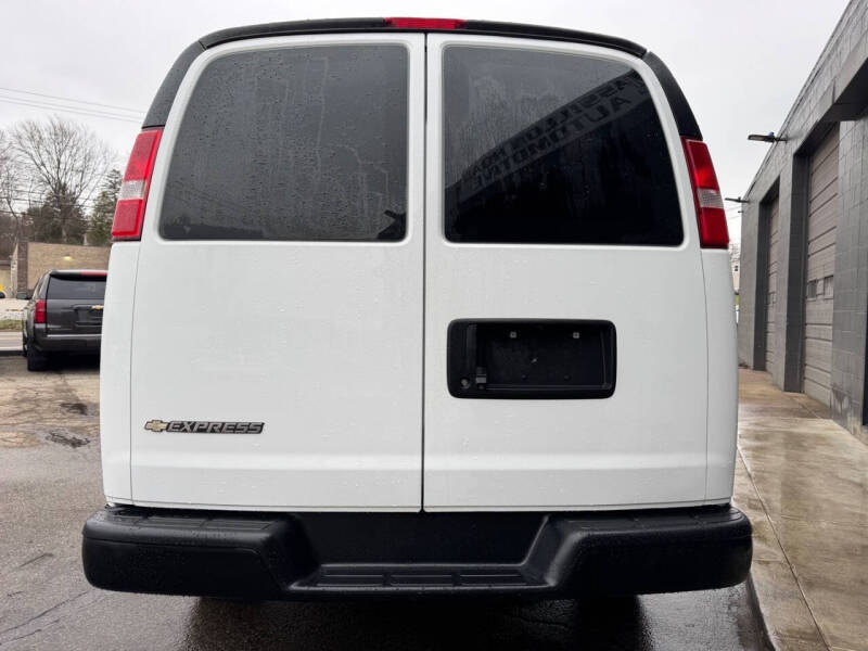 2019 Chevrolet Express 2500
