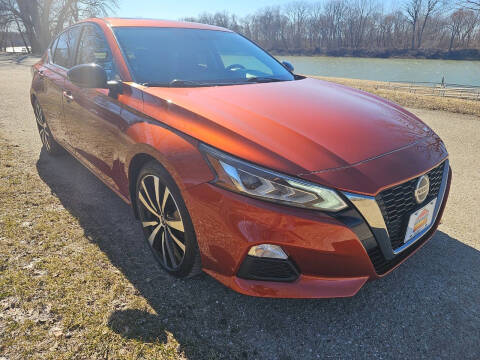 2019 Nissan Altima for sale at Auto House Superstore in Terre Haute IN