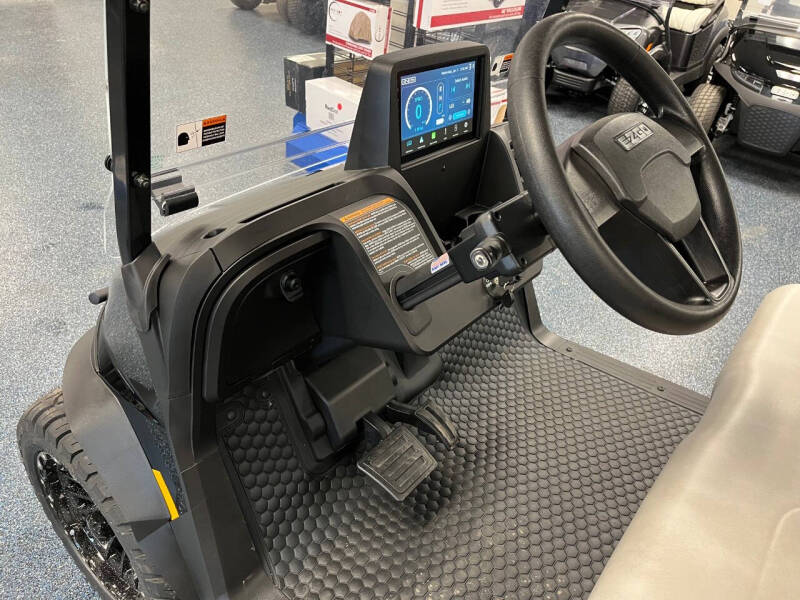 2026 E-Z-GO RXV 4