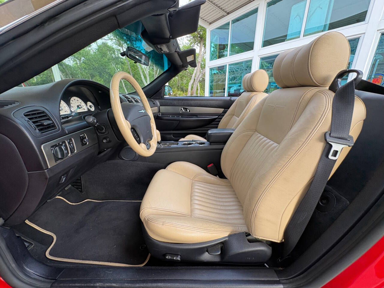 2005 Ford Thunderbird 34