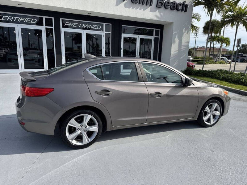 2015 Acura ILX 2.0L w/Tech