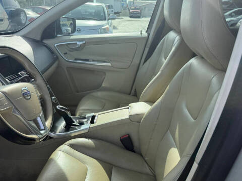 2015 Volvo XC60 T5 Drive-E Premier