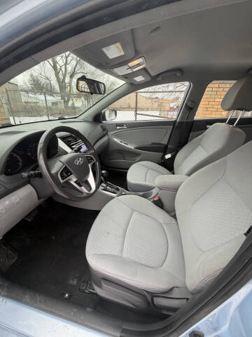 2013 Hyundai Accent SE