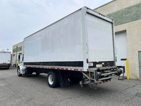 2018 Freightliner M2 106