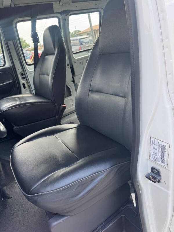 2001 Dodge Ram Van 1500