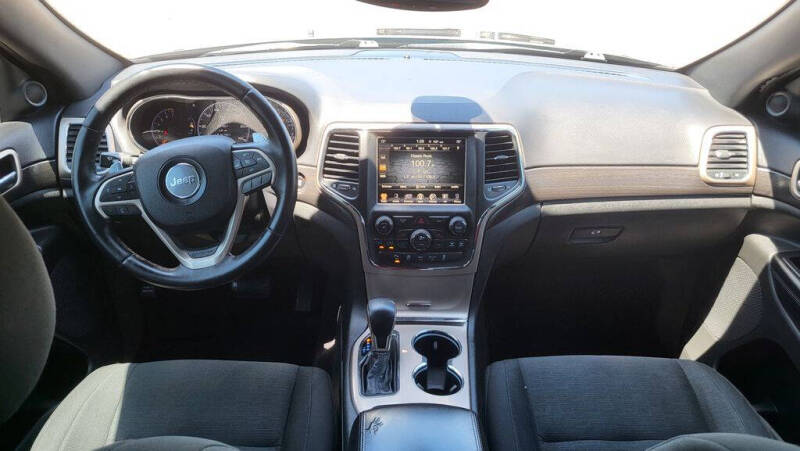 2017 Jeep Grand Cherokee Laredo