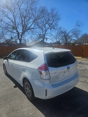2017 Toyota Prius v Three