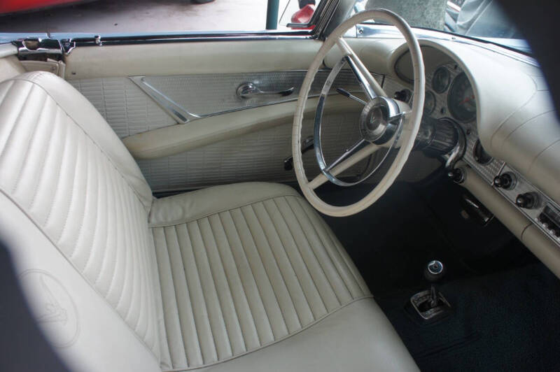 1957 Ford Thunderbird