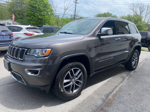 2018 Jeep Grand Cherokee for sale at COUNTRY SAAB OF ORANGE COUNTY in Florida NY