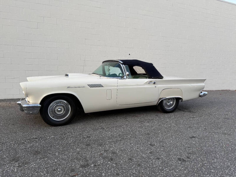 1957 Ford Thunderbird