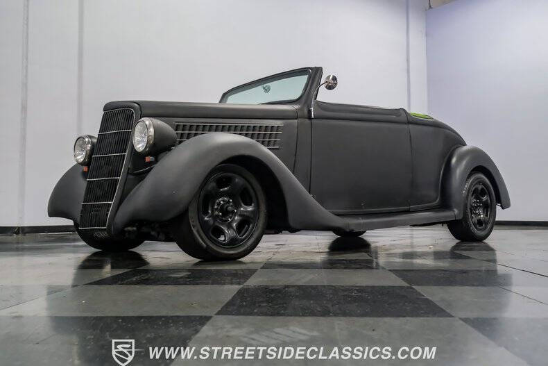 1935 Ford Cabriolet