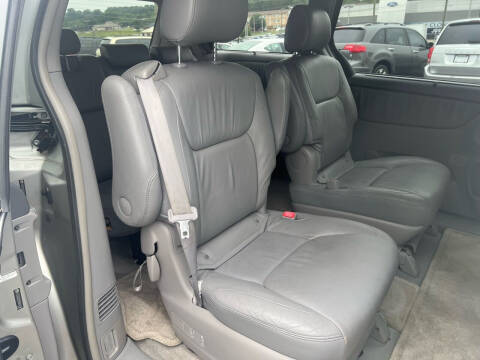 2006 Toyota Sienna XLE 7 Passenger