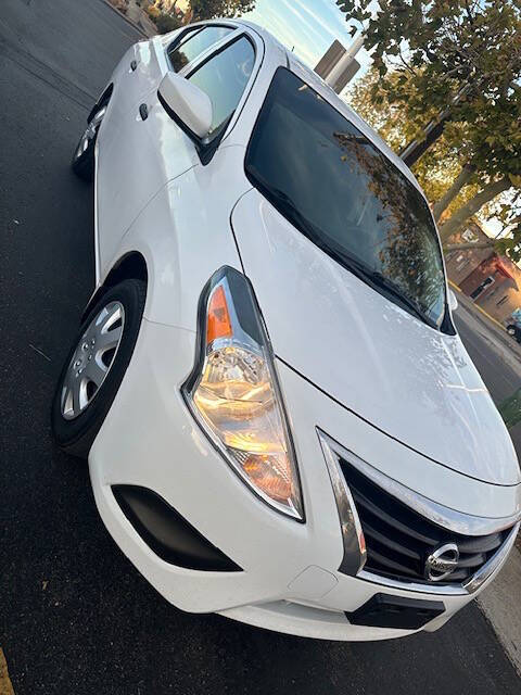 2019 Nissan Versa Sedan S Plus photo 2