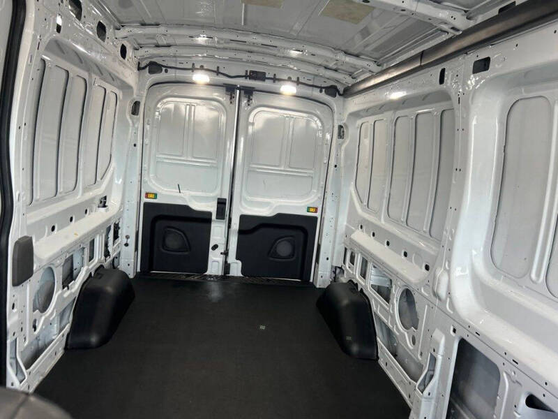 2025 Ford Transit 250