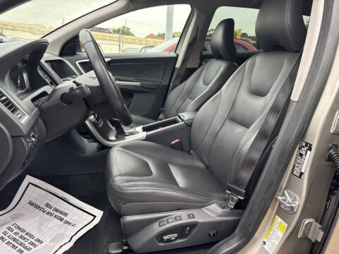 2016 Volvo XC60 T5 Drive-E Premier