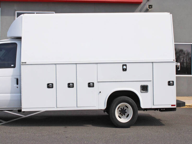 2024 Ford E-450