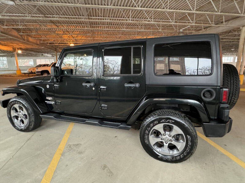 2012 Jeep Wrangler Unlimited Sahara photo 3