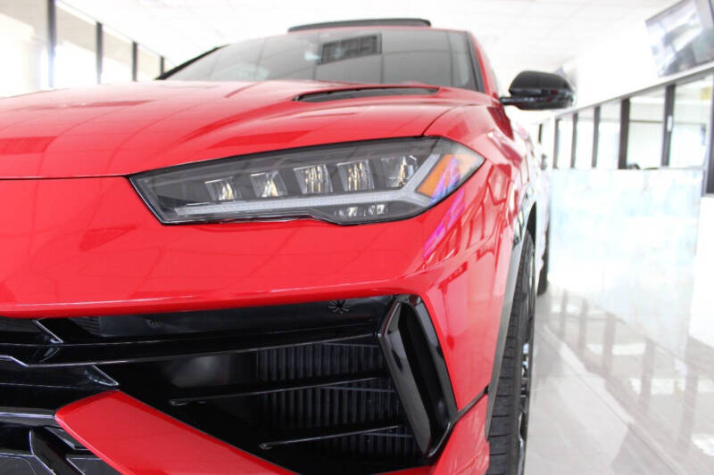 2023 Lamborghini Urus S