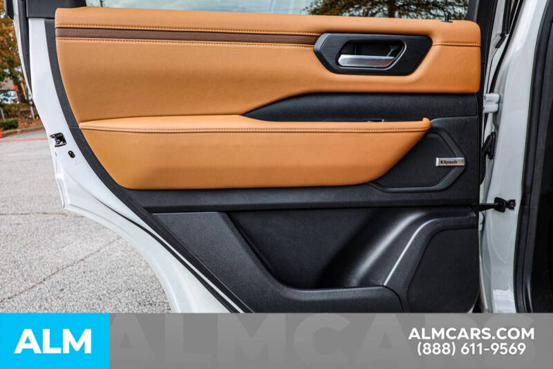 2025 Nissan Armada SL