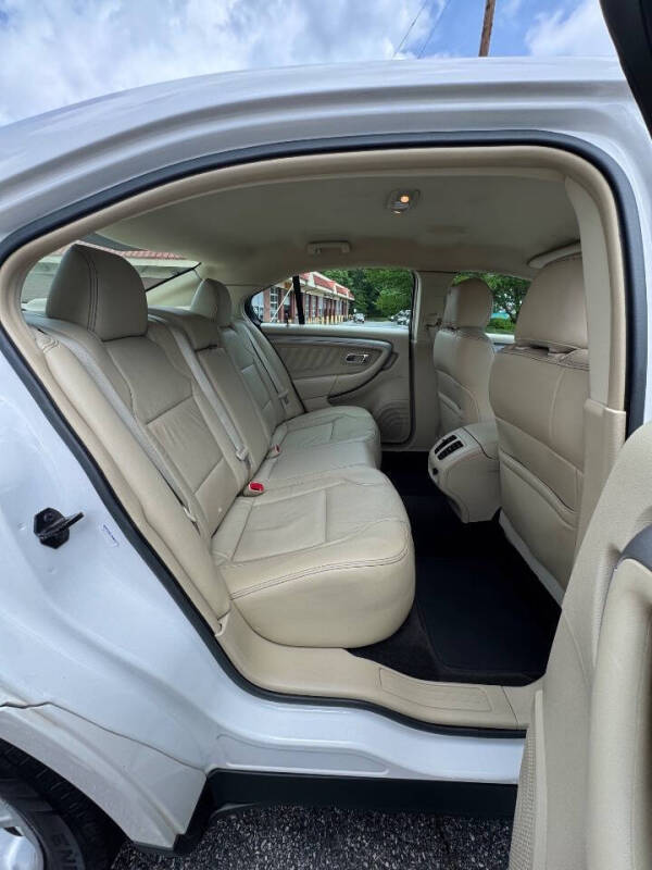 2015 Ford Taurus SEL
