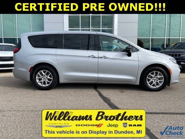 2024 Chrysler Pacifica Touring L