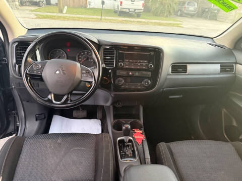 2016 Mitsubishi Outlander ES