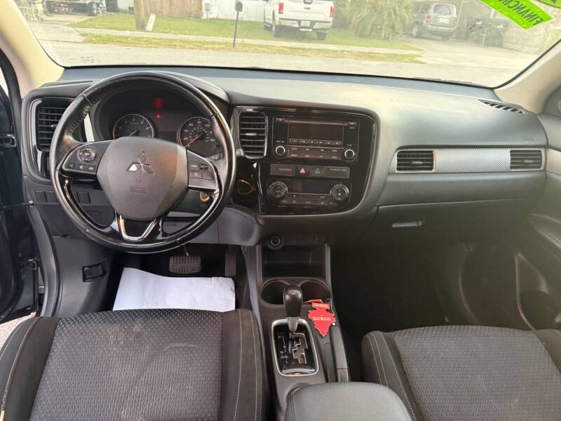 2016 Mitsubishi Outlander ES